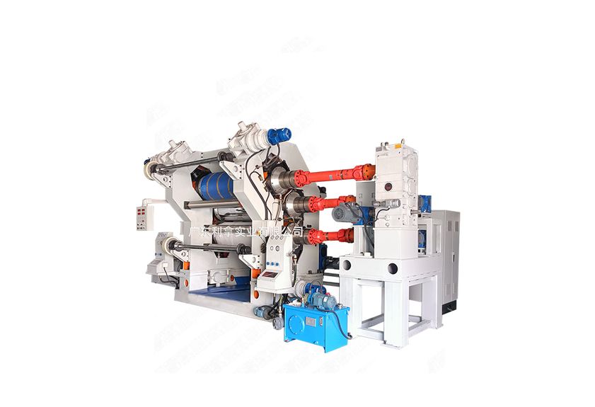 廣東利拿實(shí)業(yè)的橡膠五輥壓延機(jī)-2